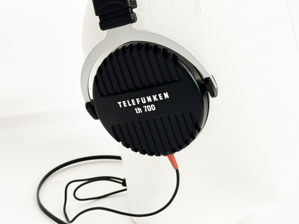 TELEFUNKEN TH-700