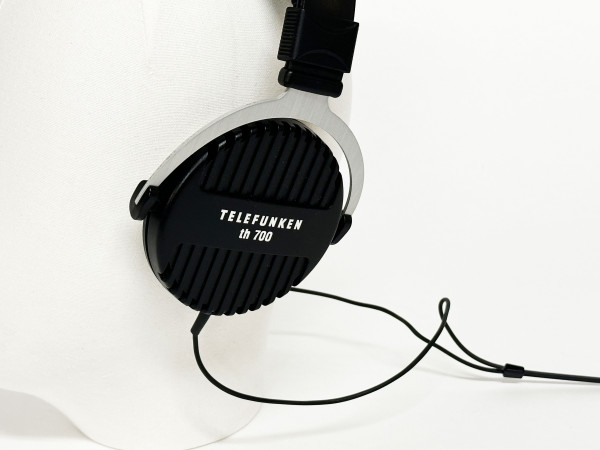 TELEFUNKEN TH-700