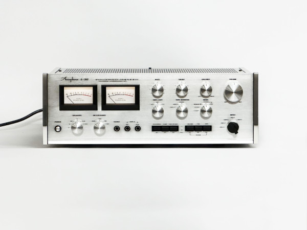 ACCUPHASE E-202