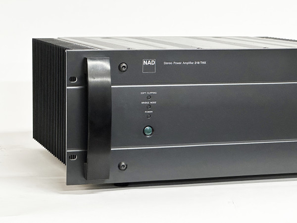 NAD 218-THX