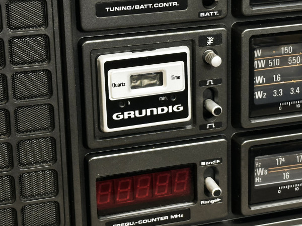 GRUNDIG Satellit 3000