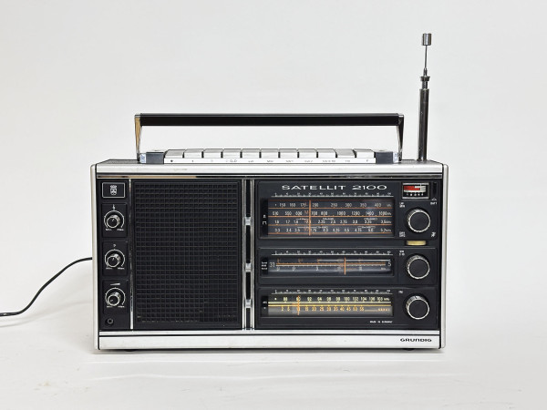 GRUNDIG Satellit 2100 Hifi Vintage réparations