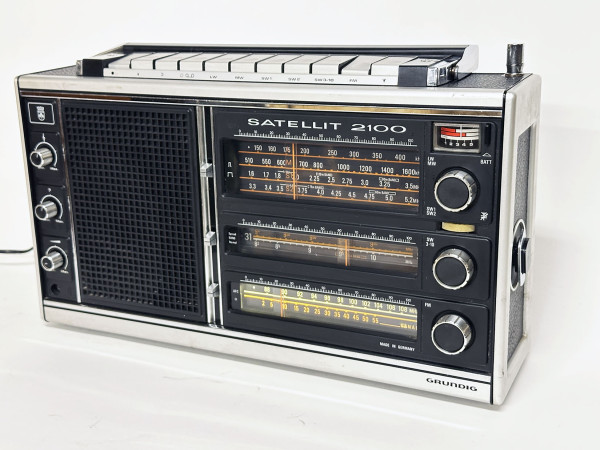 GRUNDIG Satellit 2100 Hifi Vintage réparations