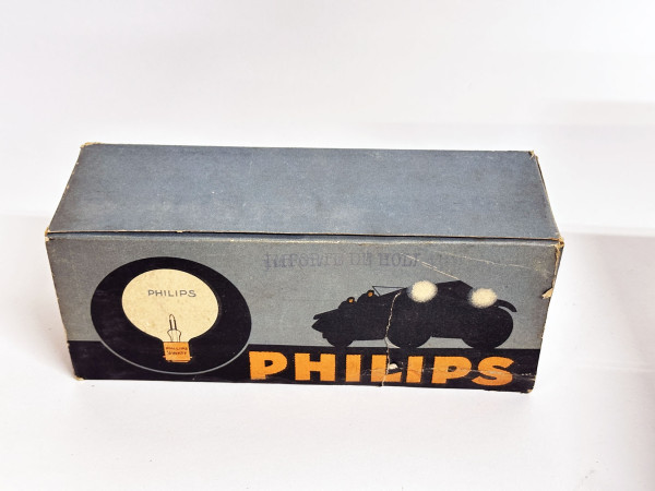 39 PHILIPS 833 6-8V car headlight