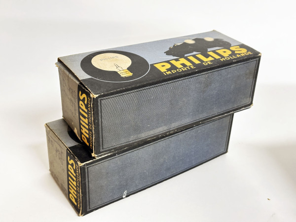 PHILIPS 834 12V pour phare de voiture