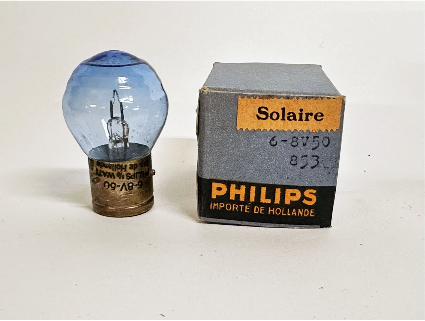 PHILIPS 853 8 V car headlight