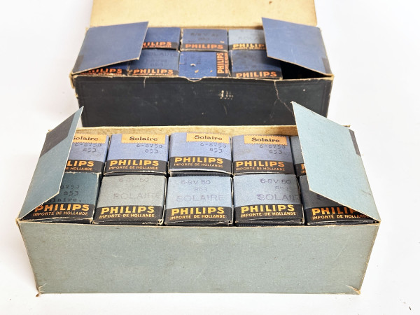 PHILIPS 853 8 V car headlight