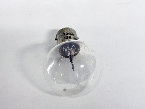 MAZDA 178 12v pour phare de voiture Ford