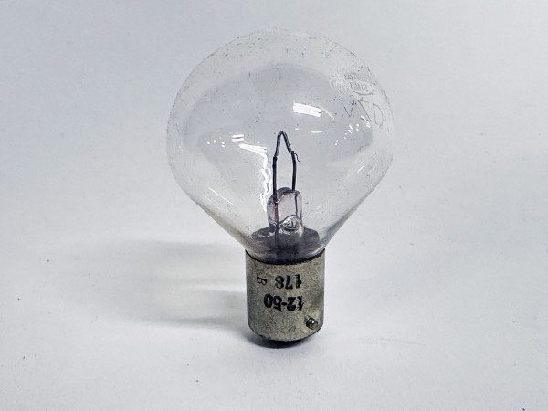 MAZDA 178 12v pour phare de voiture Ford