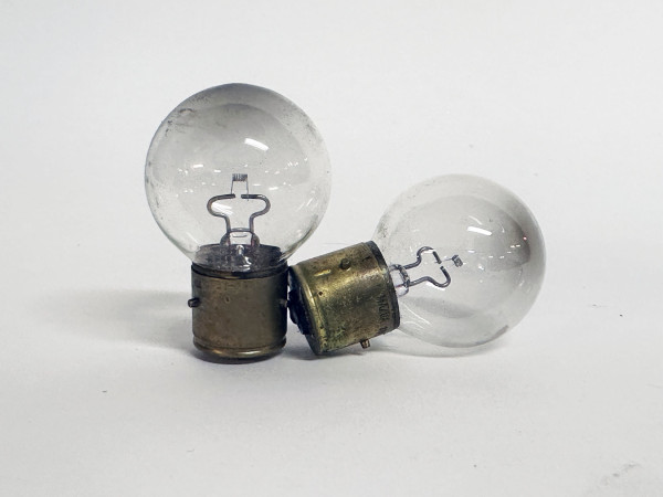 PHILIPS 6 V 5A pour phare de voiture