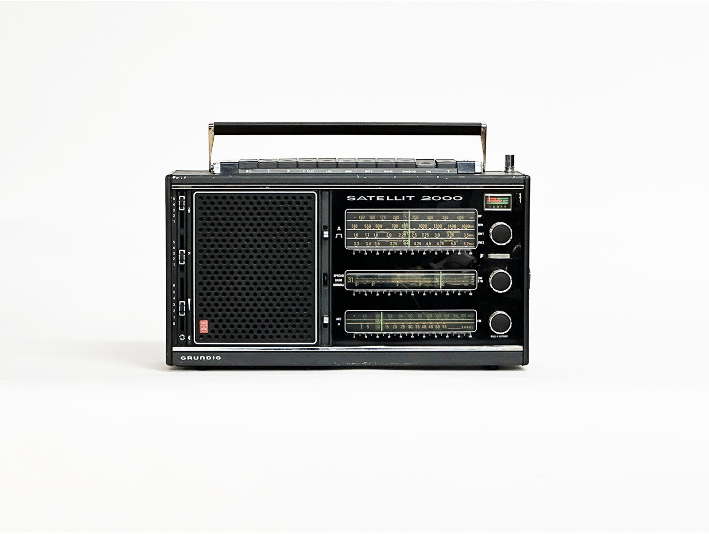 GRUNDIG Satellit 2000