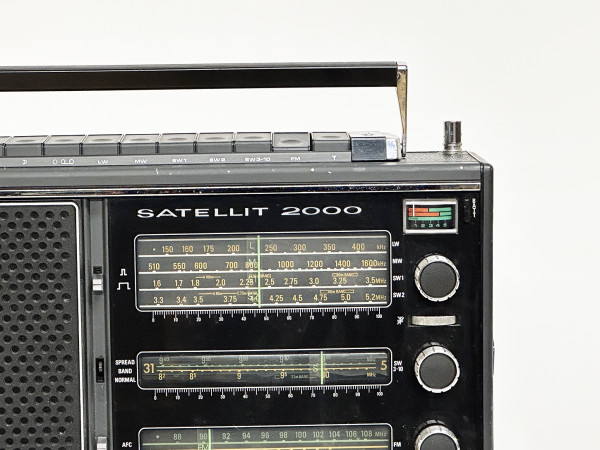 GRUNDIG Satellit 2000