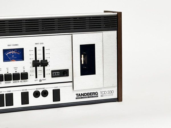 TANDBERG TCD-330 wood