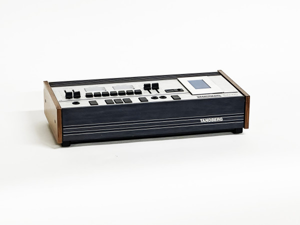 TANDBERG TCD-330 wood