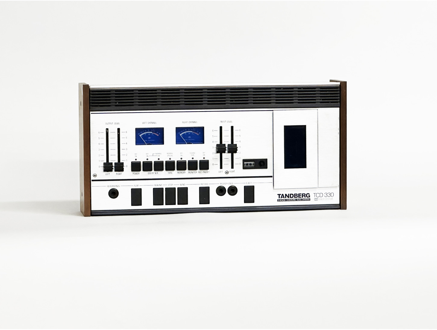 TANDBERG TCD-330 wood