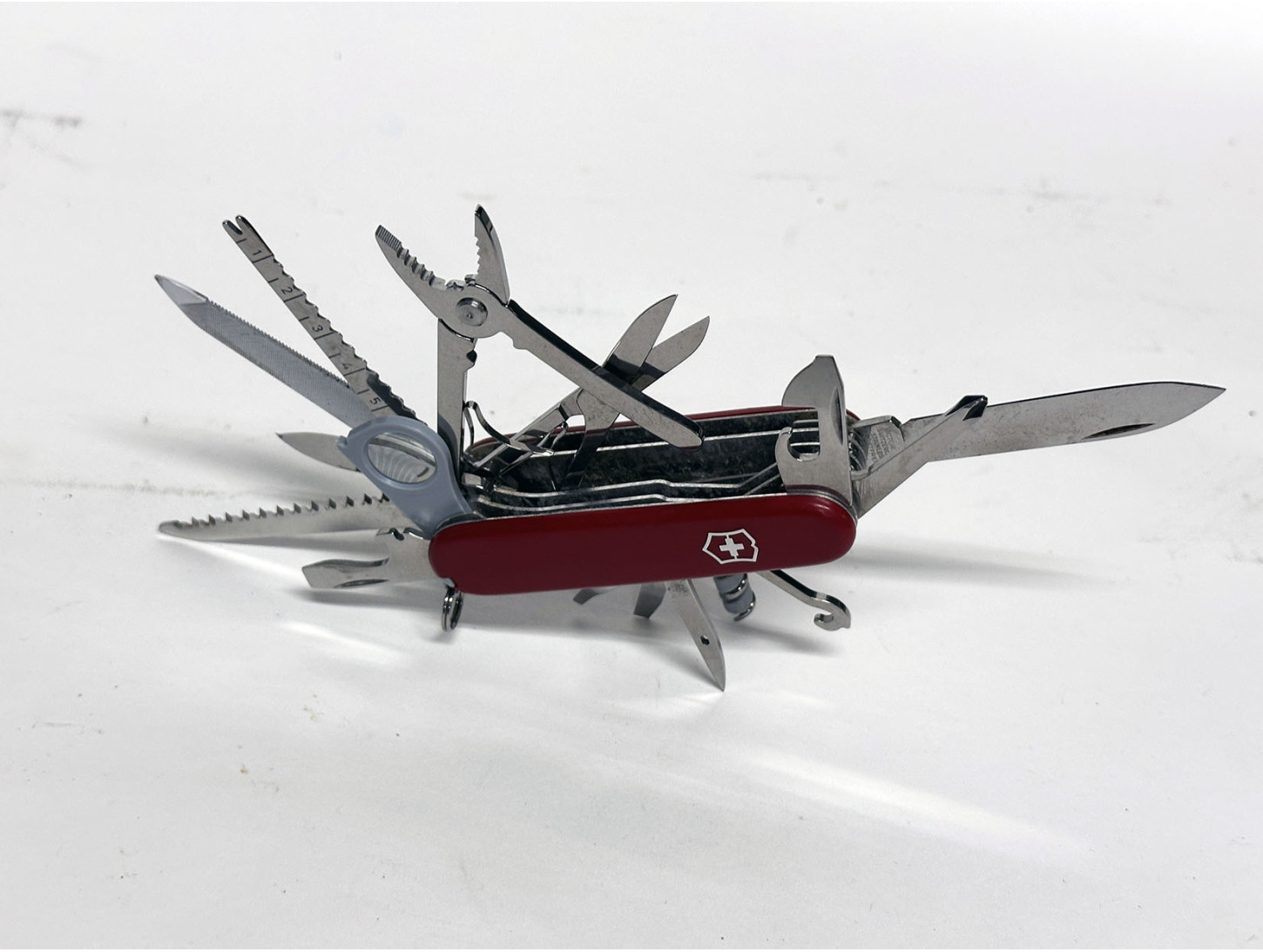 VICTORINOX Couteau suisse 30