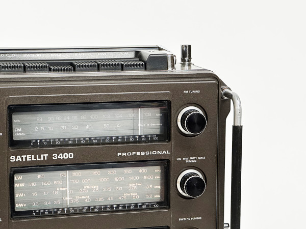 GRUNDIG Satellit 3400