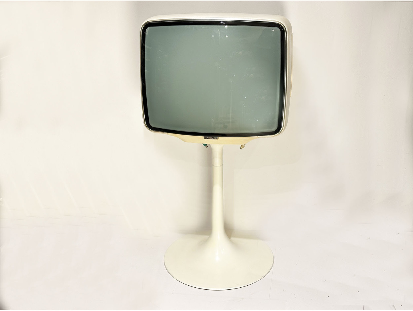 Continental Edison Space age television  Hifi vintage Paris réparations