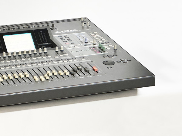 YAMAHA 02R
