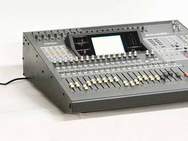 YAMAHA 02R