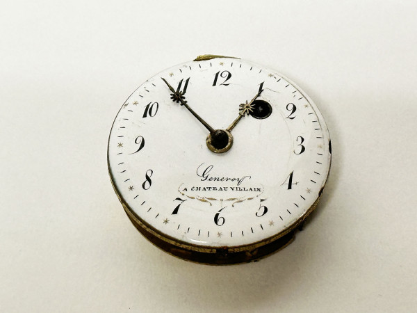 GENEVOYE à Chateau Villain Montre Coq  Hifi vintage Paris 