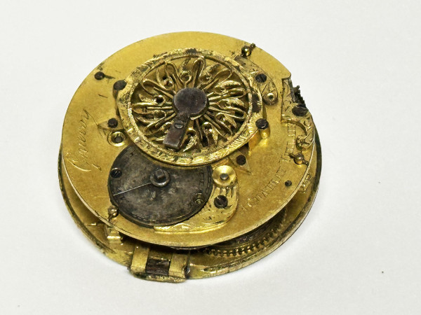 GENEVOYE à Chateau Villain Montre Coq  Hifi vintage Paris 