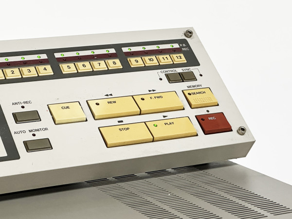 AKAI MG-14-D Professionel