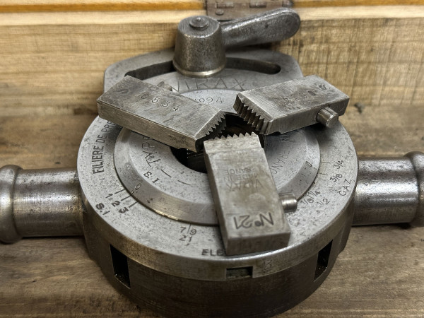 VIRAX type M N°24 Filieres et Tarauds  Hifi vintage Paris réparations