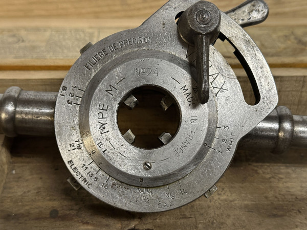 VIRAX type M N°24 Filieres et Tarauds  Hifi vintage Paris réparations