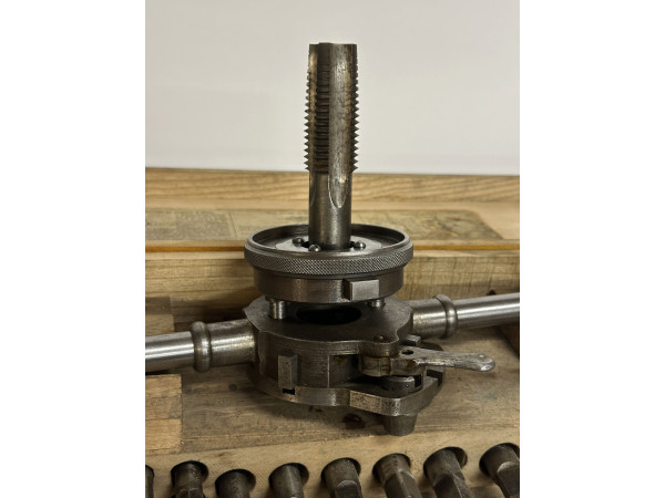 VIRAX type M N°24 Filieres et Tarauds  Hifi vintage Paris réparations