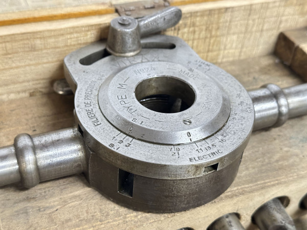 VIRAX type M N°24 Filieres et Tarauds  Hifi vintage Paris réparations