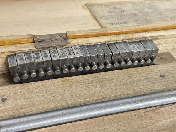 VIRAX type M N°24 Filieres et Tarauds  Hifi vintage Paris réparations