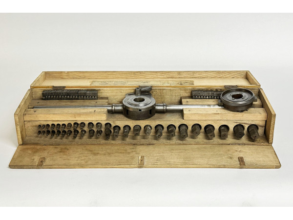 VIRAX type M N°24 Filieres et Tarauds  Hifi vintage Paris réparations