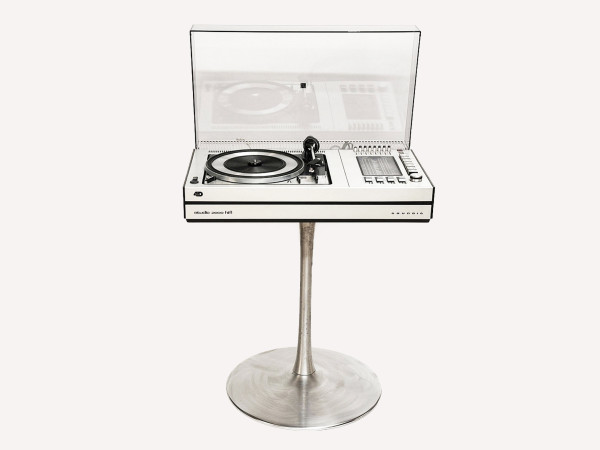 GRUNDIG STUDIO 2000