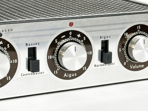 A CHARLIN Pré Amplificateur Transistor