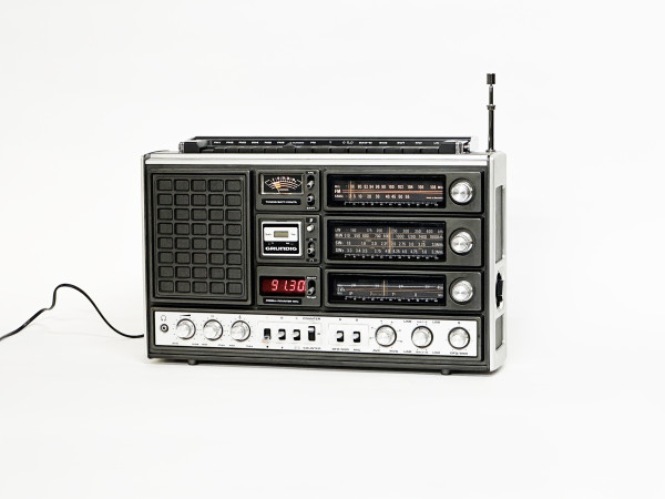 GRUNDIG Satellit 3000