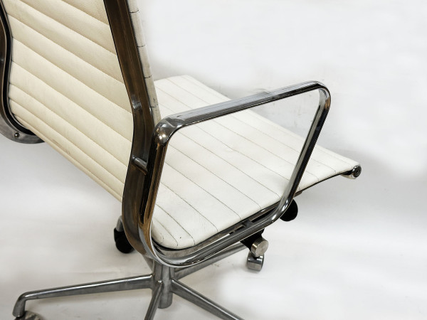 VITRA EAMES EA117 blanc Hifi Vintage réparation