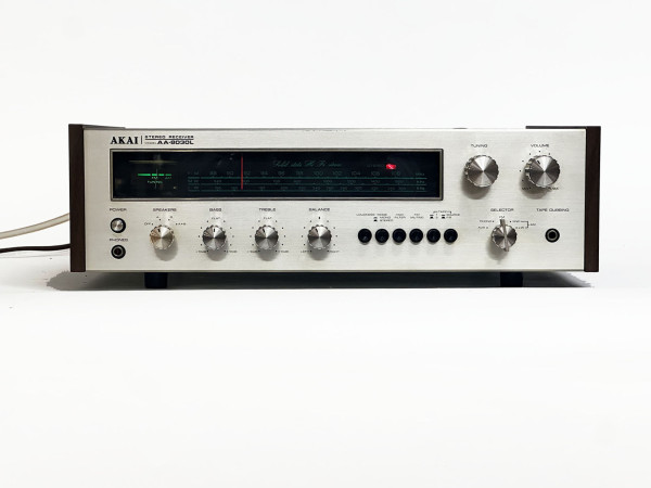 AKAI AA-8030-L Hifi Vintage réparation